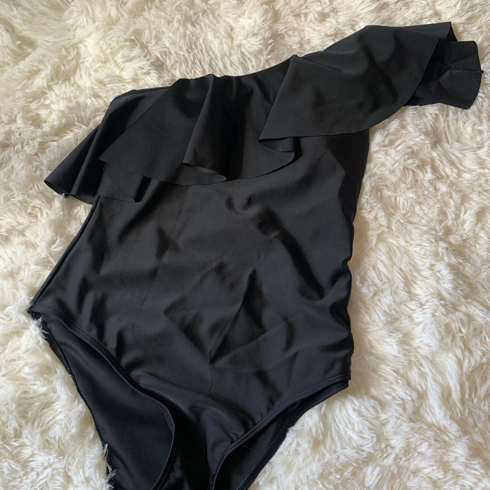 Off the shoulder swim suit